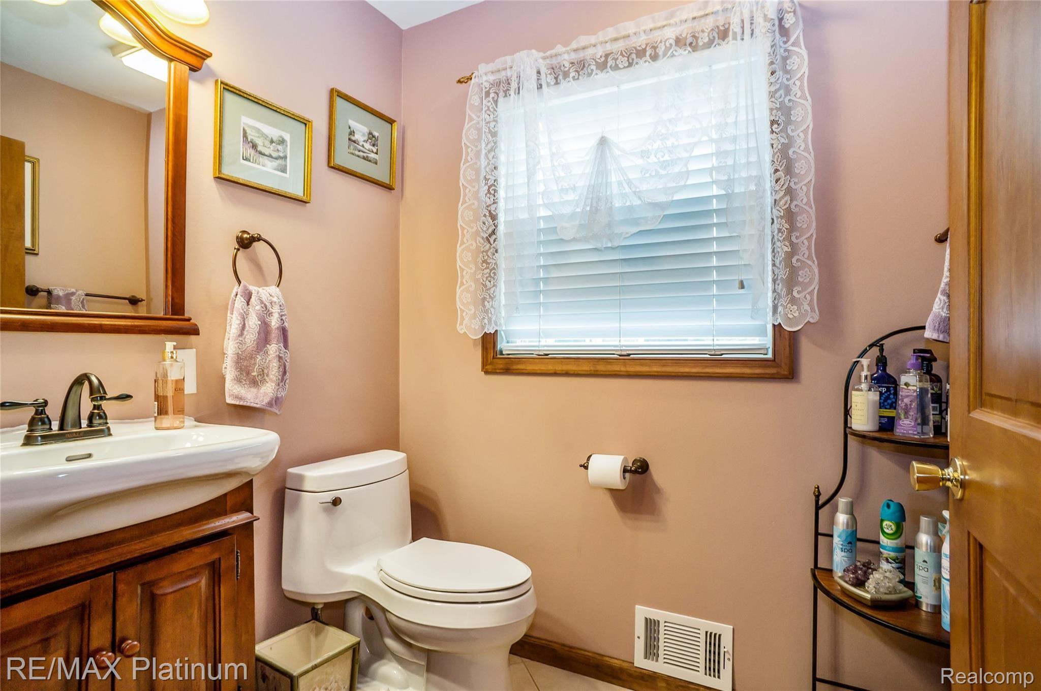 1503 County Farm Road Howell, MI 48843 - Photo 23 of 46 23.jpg