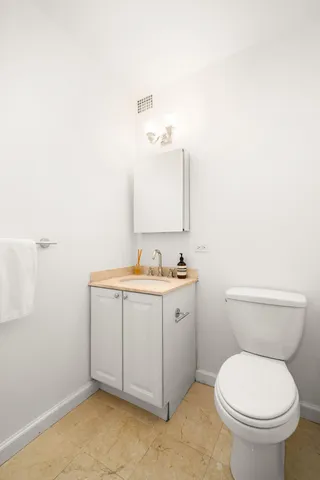 $435,000 | 303 East 57th Street, Unit 6F | Sutton Place