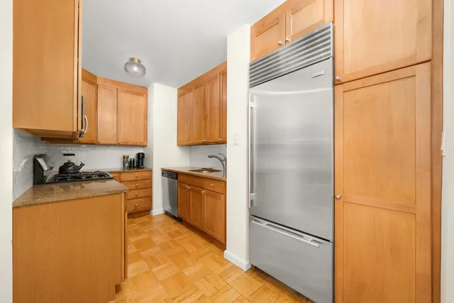 $435,000 | 303 East 57th Street, Unit 6F | Sutton Place