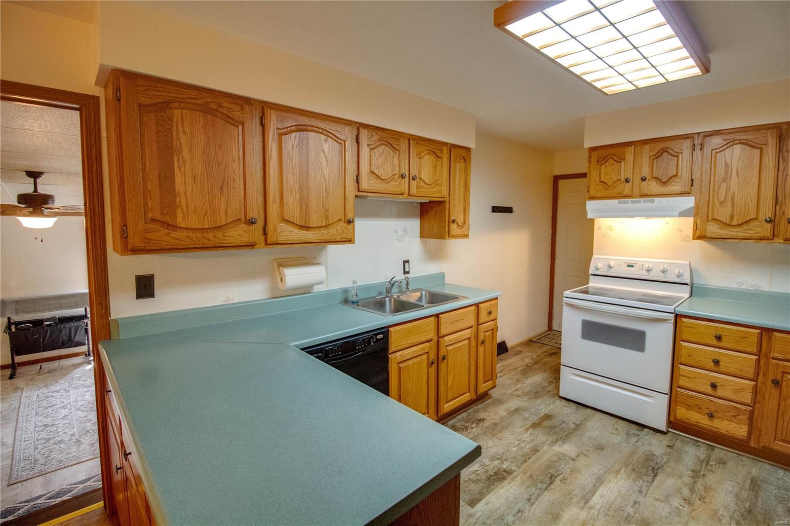 444 Roxana Avenue South Roxana, IL 62087 - Photo 11 of 52 Gallery Image 11