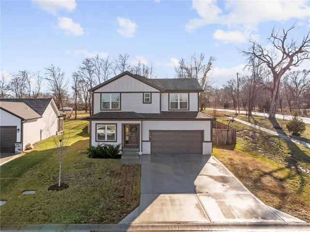 $445,000 | 19727 West 196th Terrace, Spring Hill, KS 66083