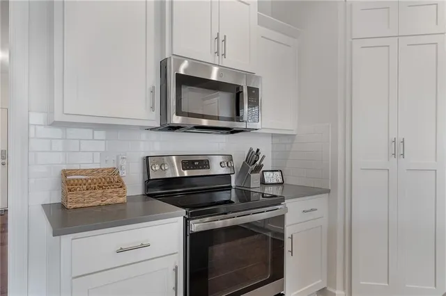 $445,000 | 19727 West 196th Terrace, Spring Hill, KS 66083