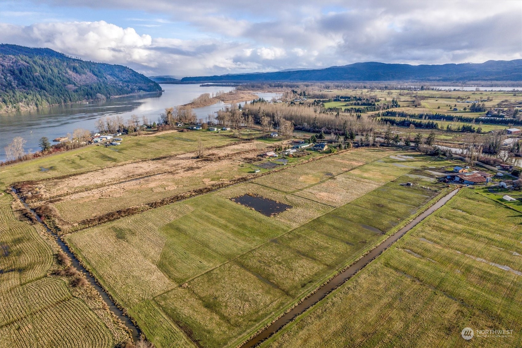 340 East Little Island Road Cathlamet, WA 98612 - Photo 1 of 19 Gallery Image 1