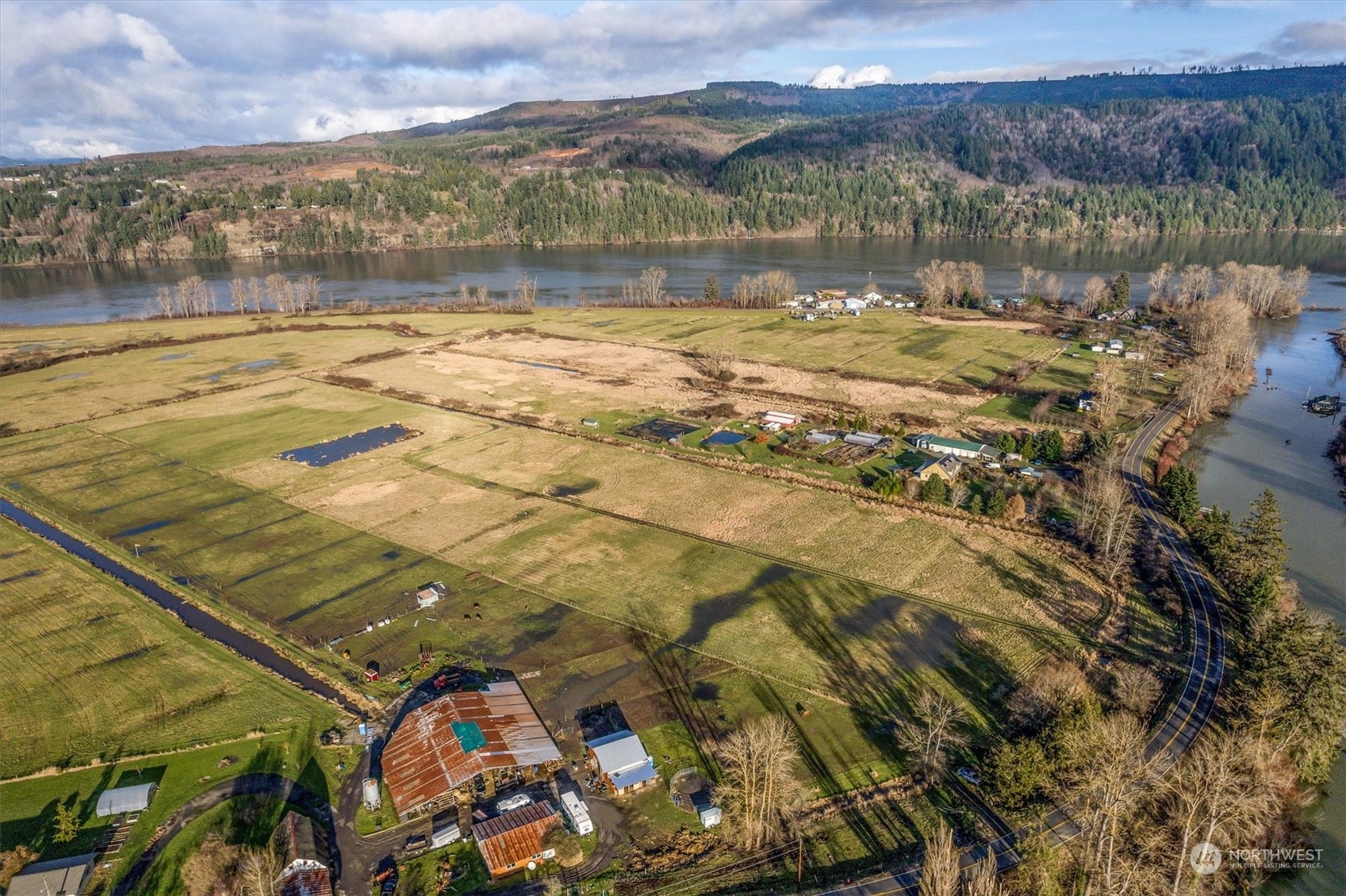 340 East Little Island Road Cathlamet, WA 98612 - Photo 11 of 19 Gallery Image 11