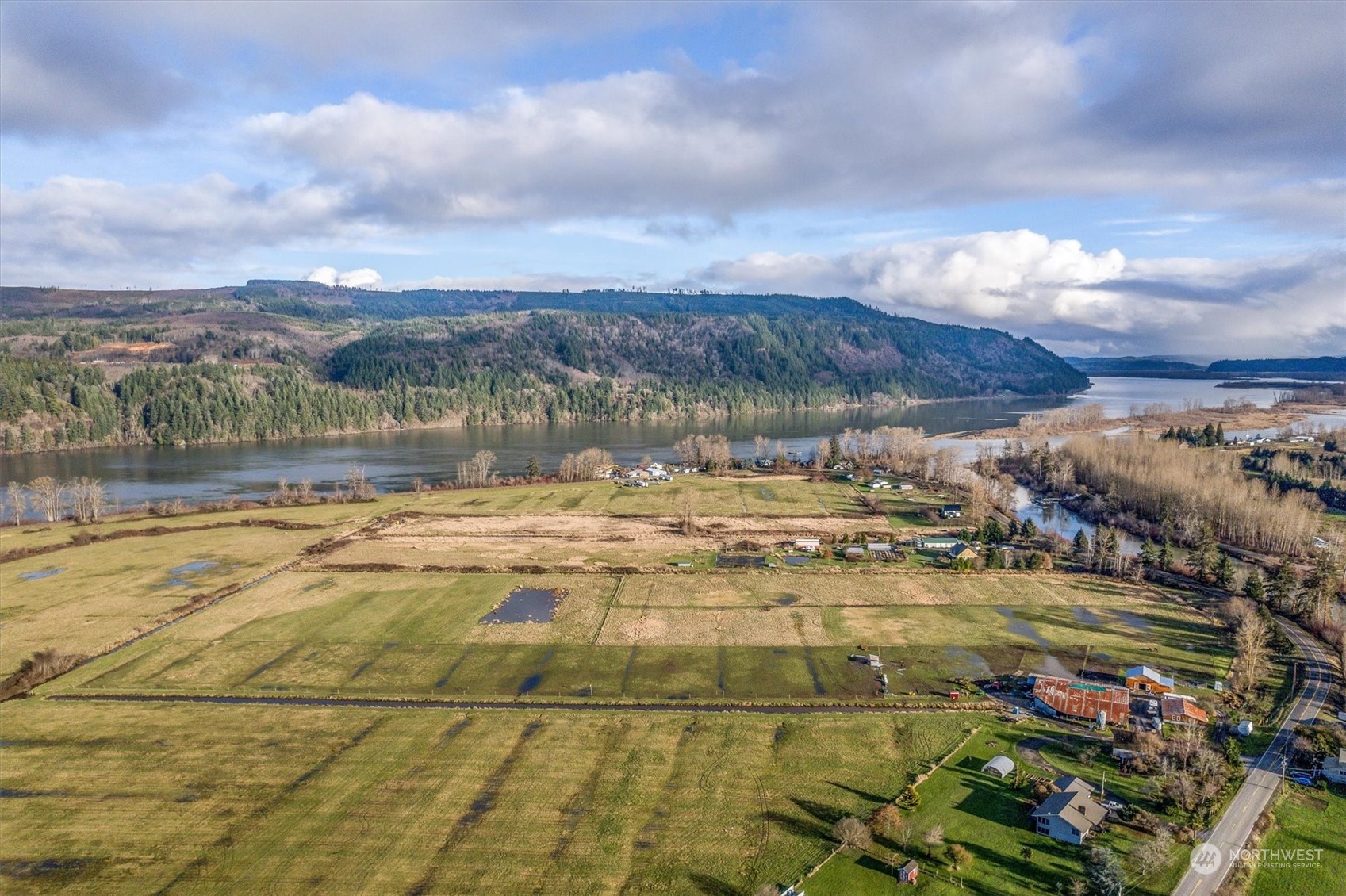 340 East Little Island Road Cathlamet, WA 98612 - Photo 10 of 19 Gallery Image 10