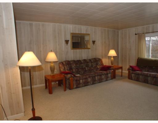 655 Morgantown Road Uniontown, PA 15401 - Photo 2 of 11 Living Room.