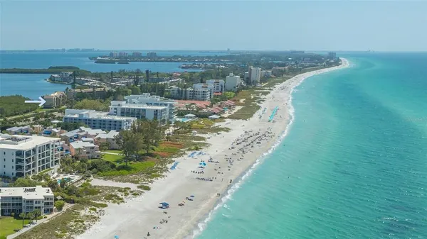 $9,000 | 4540 Gulf Of Mexico Drive, Unit PH2, Longboat Key, FL 34228