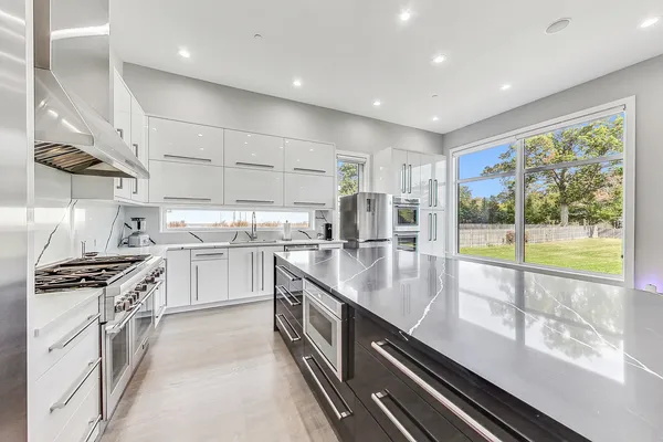 $2,249,000 | 1331 Pfingsten Road, Northbrook, IL 60062