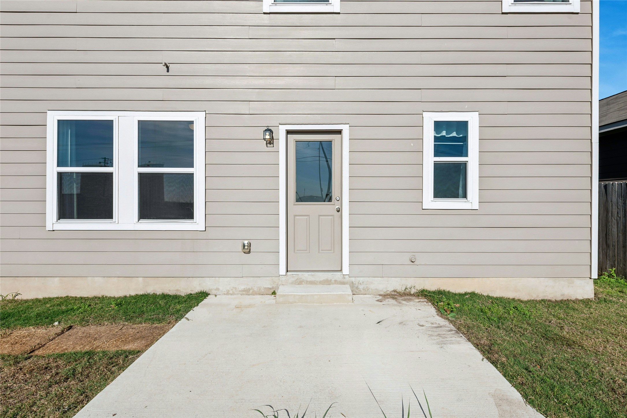 566 Delta Crest Maxwell, TX 78656 - Photo 20 of 27 Entrance to property featuring a lawn