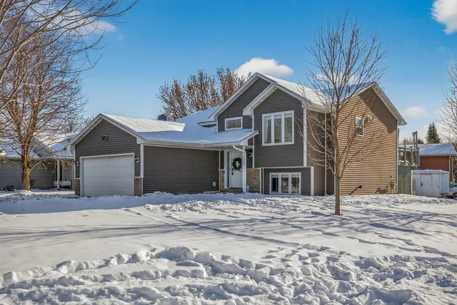 $389,900 | 7697 Homestead Court South, Cottage Grove, MN 55016