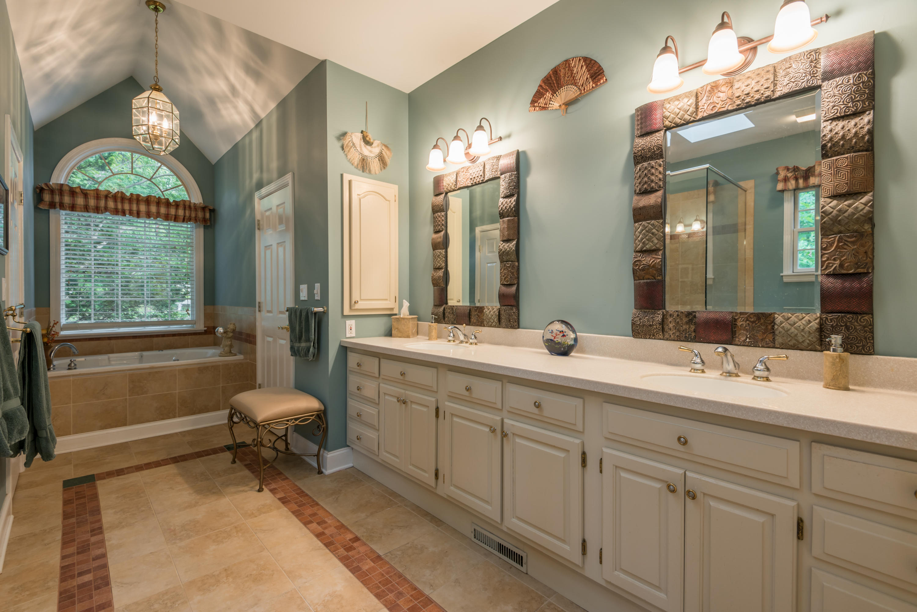 42 Rivers Run Way Oak Ridge, TN 37830 - Photo 13 of 37 Master Bath