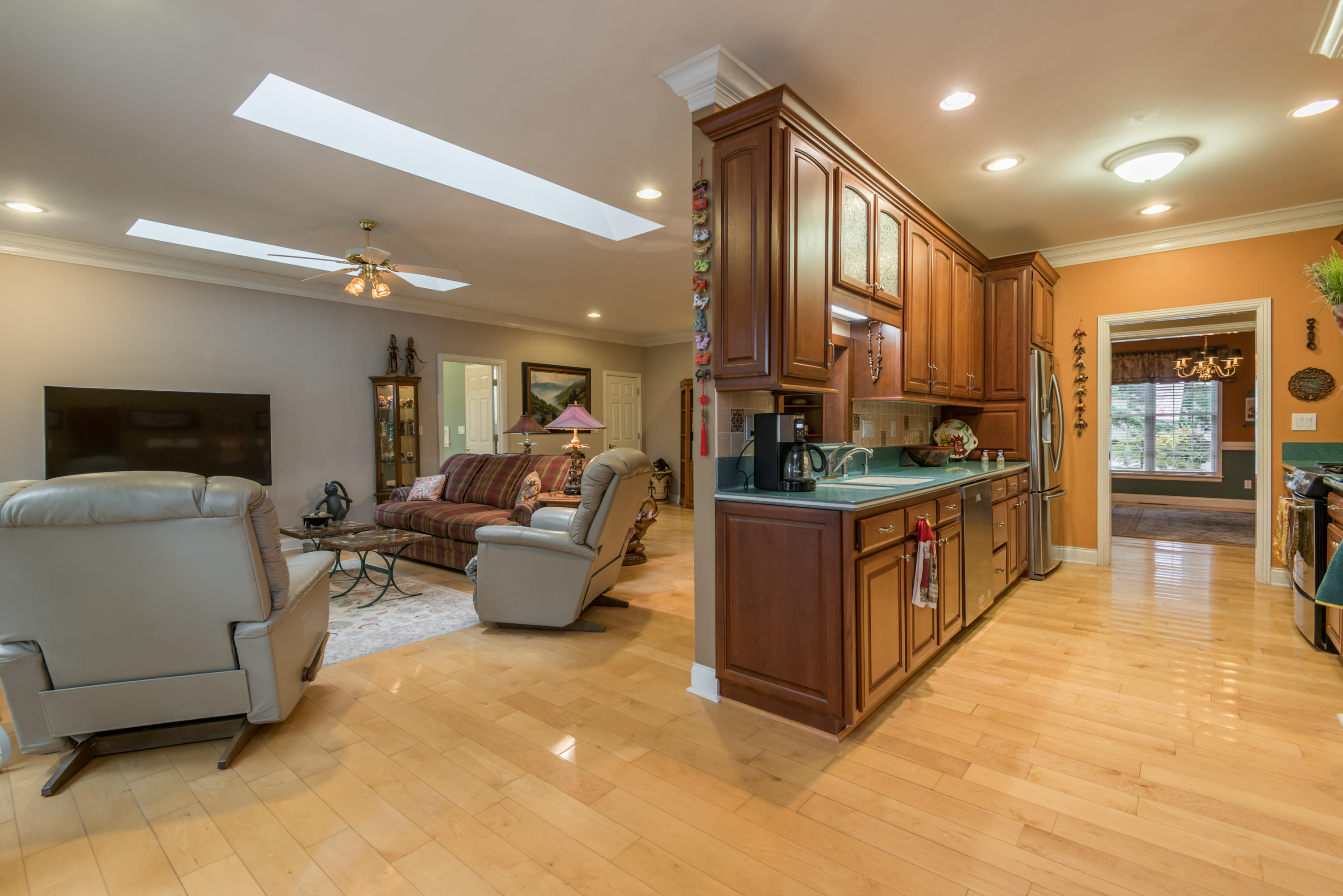 42 Rivers Run Way Oak Ridge, TN 37830 - Photo 5 of 37 Kitchen to Living Room