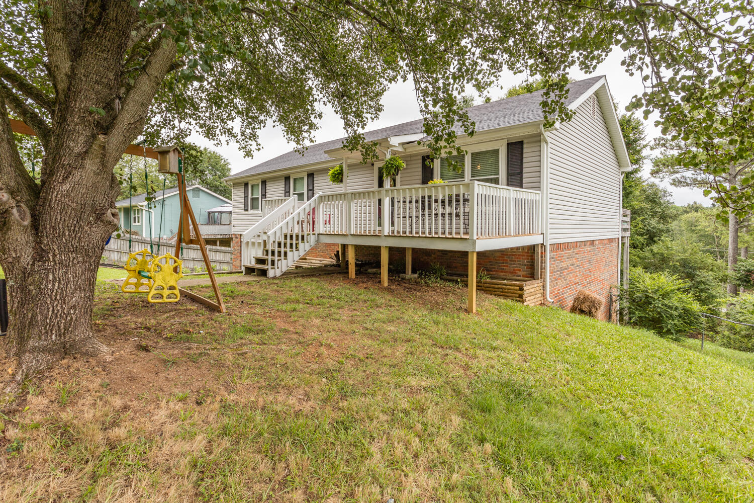 113 Dogwood Circle Rock Spring, GA 30739 - Photo 2 of 40 113 Dogwood Cir HD-2