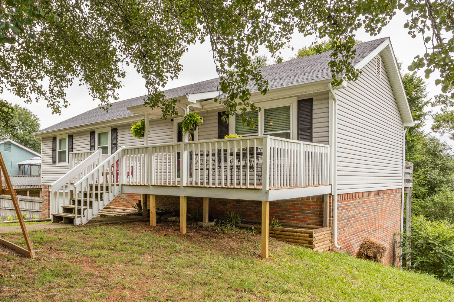 113 Dogwood Circle Rock Spring, GA 30739 - Photo 3 of 40 113 Dogwood Cir HD-3