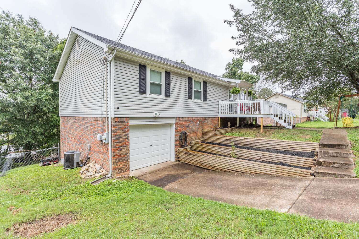 113 Dogwood Circle Rock Spring, GA 30739 - Photo 5 of 40 113 Dogwood Cir HD-5