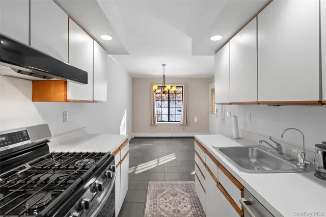 $460,000 | 113 Foxwood Circle, Mount Kisco, NY 10549