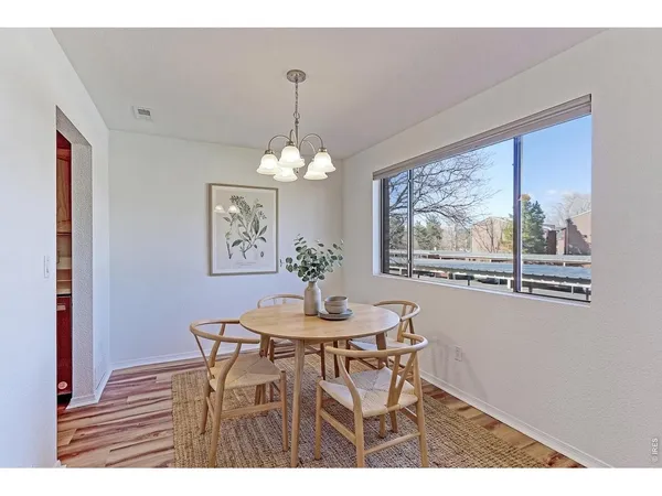 a view of empty room with window
