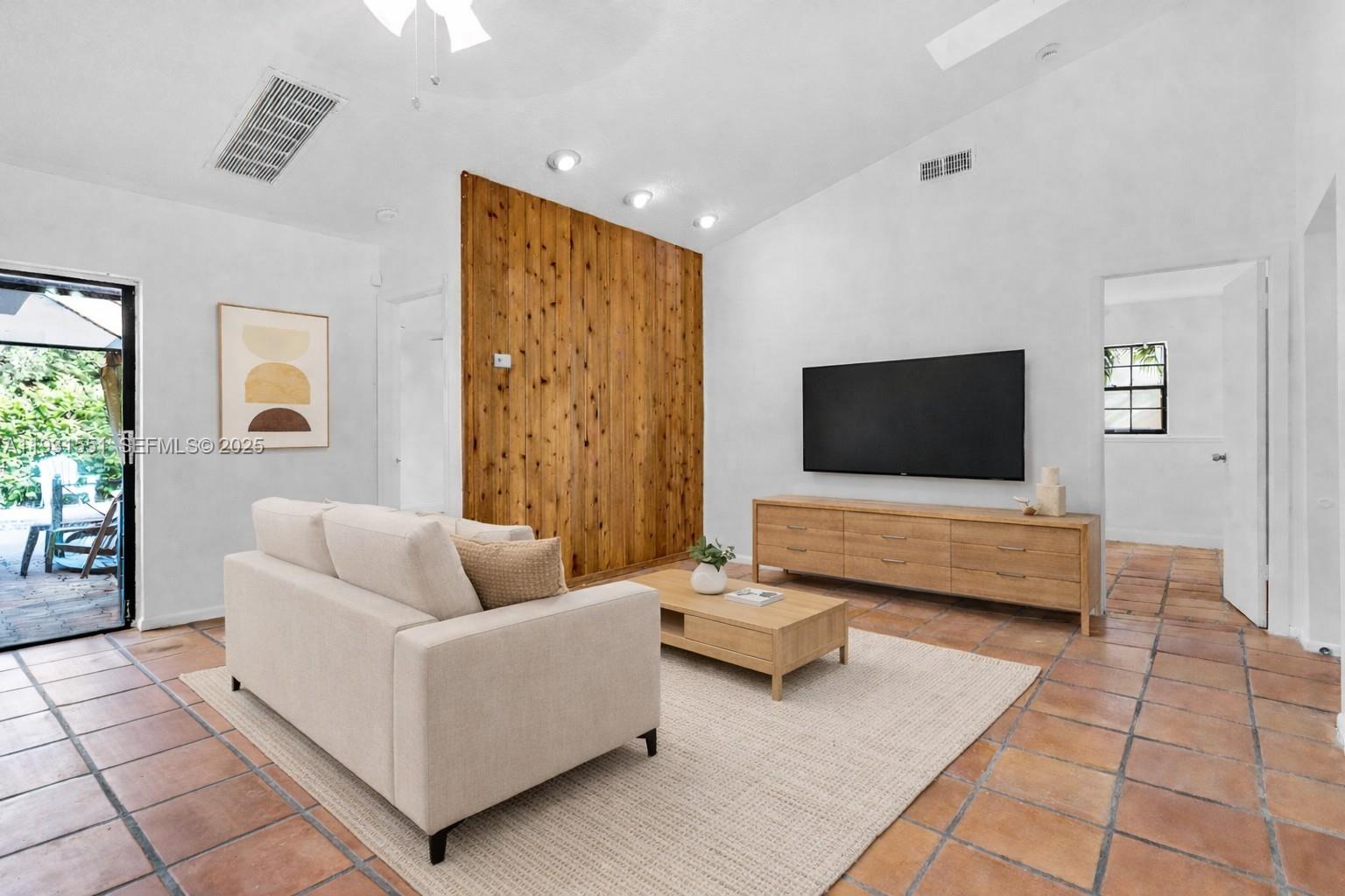 14717 Southwest 110th Terrace Miami, FL 33196 - Photo 13 of 60 Ssatged