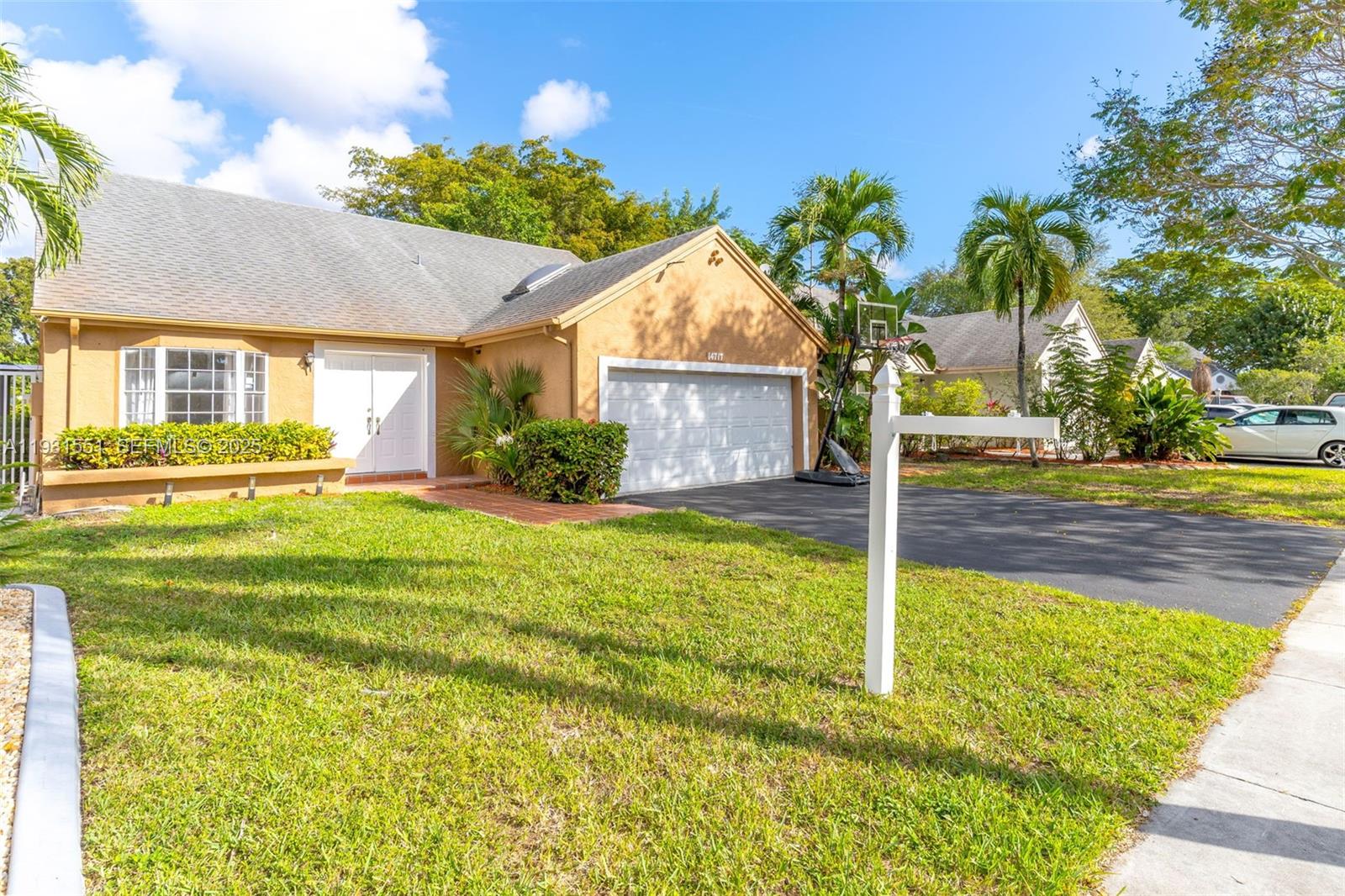 14717 Southwest 110th Terrace Miami, FL 33196 - Photo 3 of 60