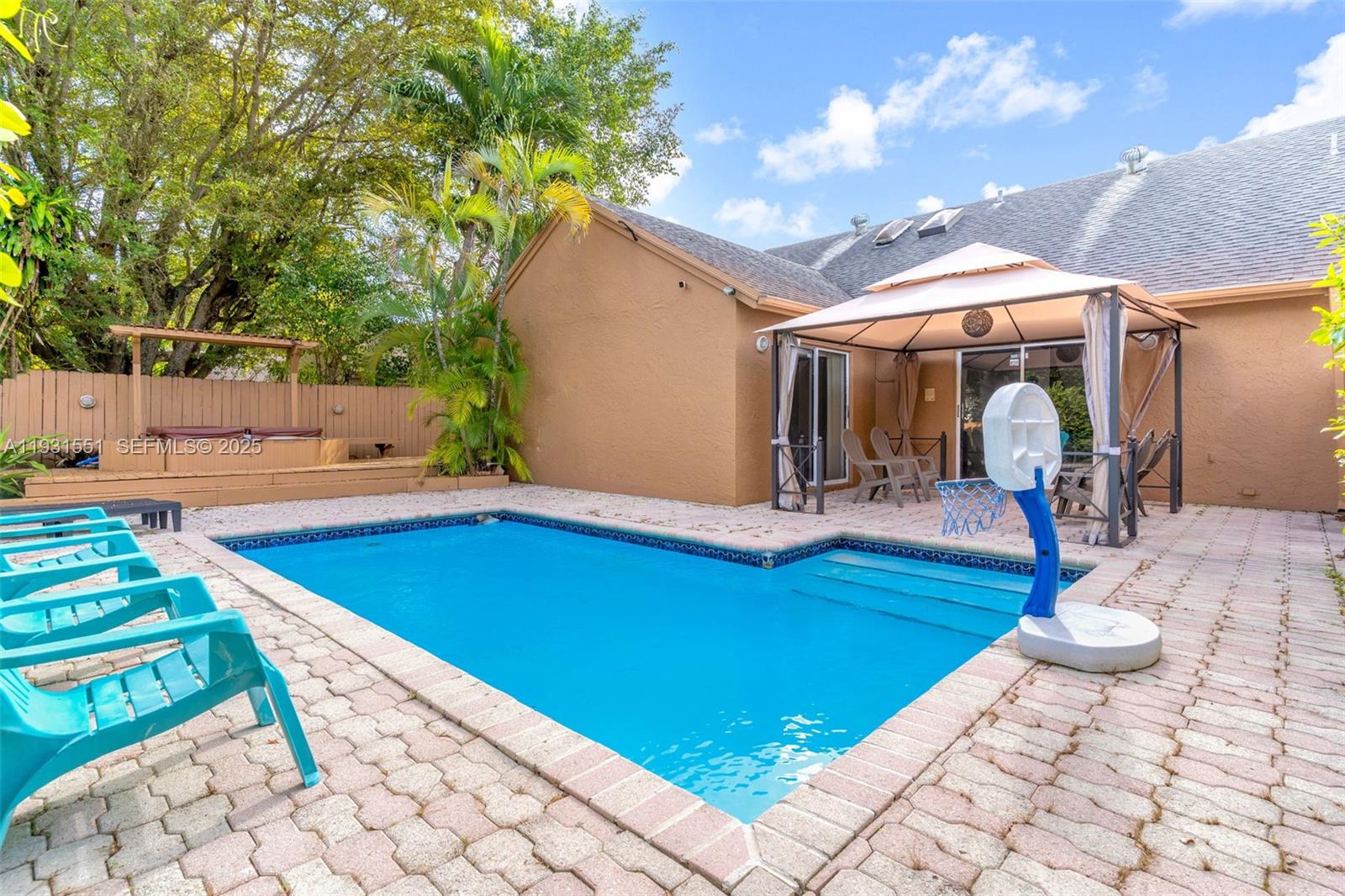 14717 Southwest 110th Terrace Miami, FL 33196 - Photo 35 of 60