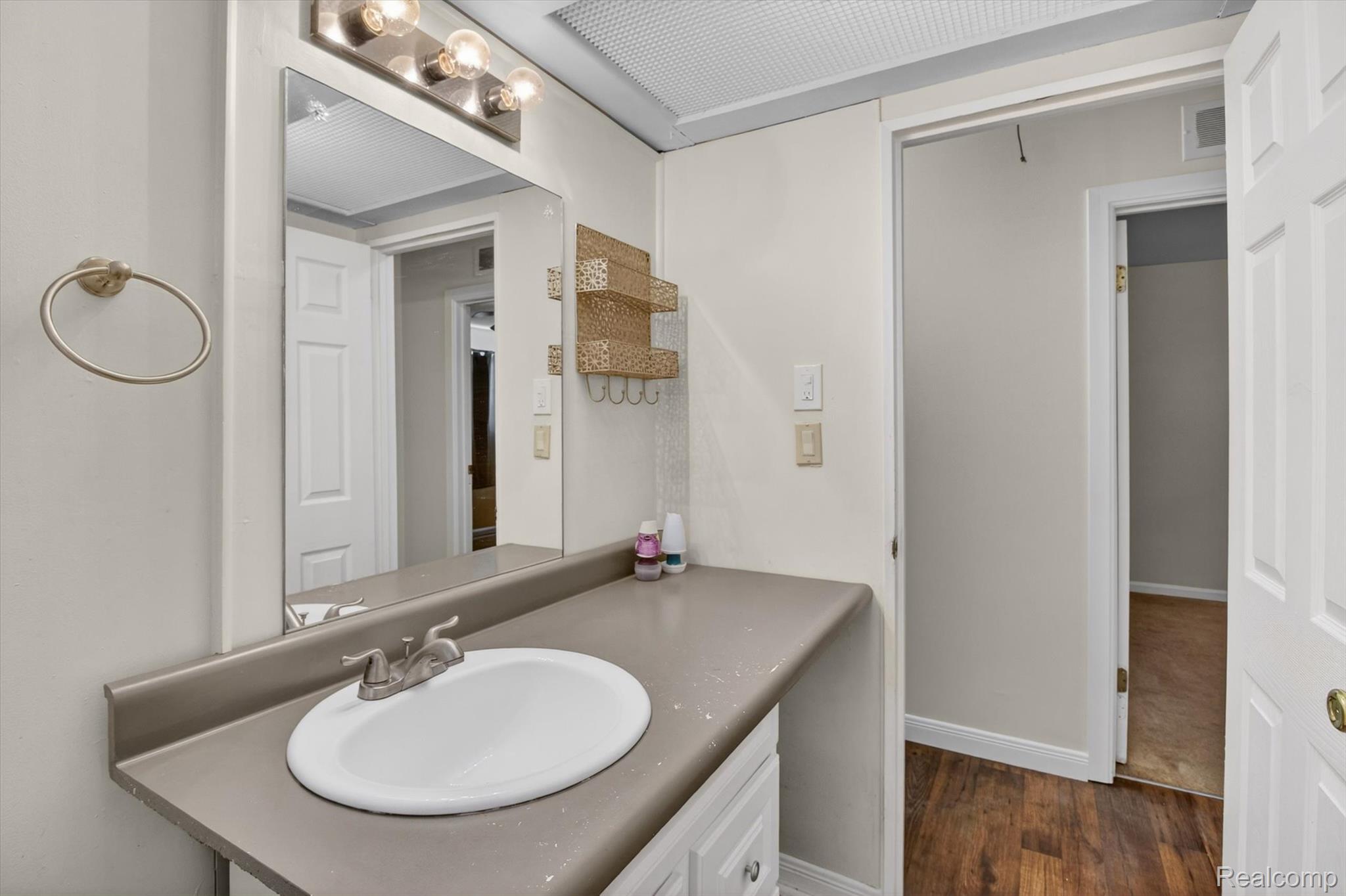 1459 Grove Road Ypsilanti, MI 48198 - Photo 29 of 36 29-1459-Grove-Rd-WindowStill-Photography.jpg
