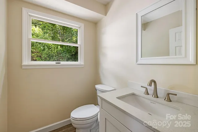 $450,000 | 95 Friendship Road, Burnsville, NC 28714