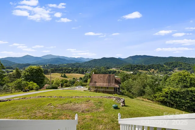 $450,000 | 95 Friendship Road, Burnsville, NC 28714