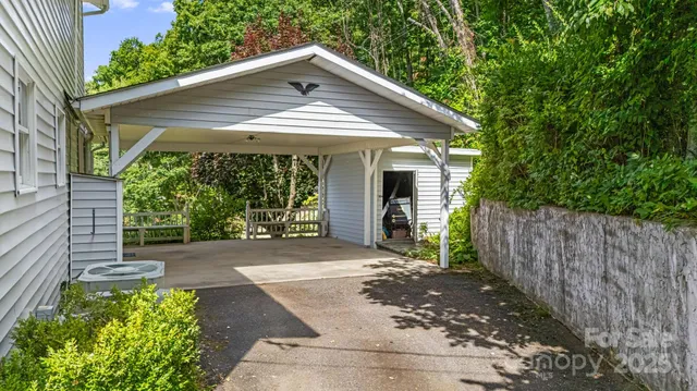 $450,000 | 95 Friendship Road, Burnsville, NC 28714