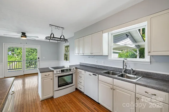 $450,000 | 95 Friendship Road, Burnsville, NC 28714