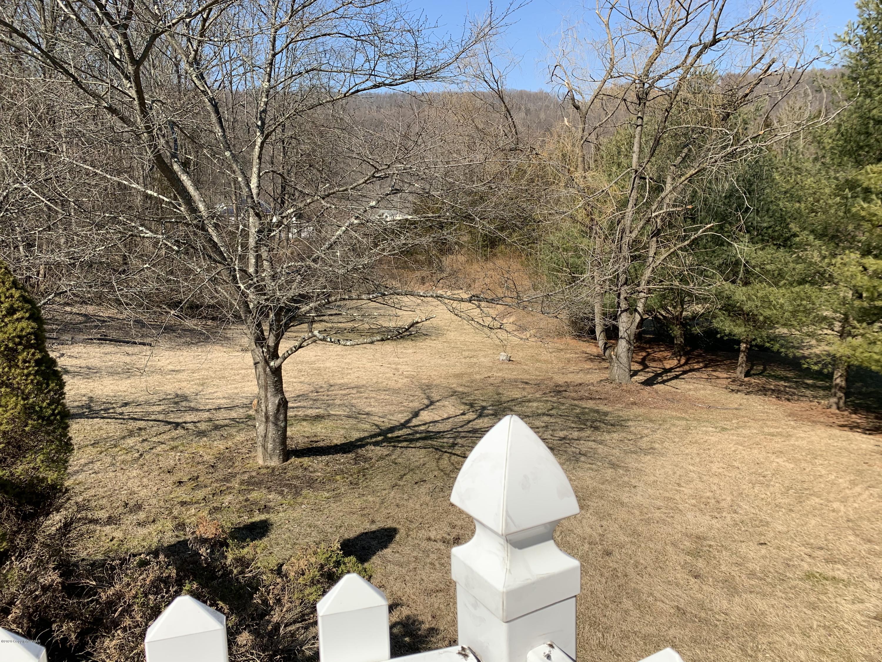 1697 Middle Road Stroudsburg, PA 18360 - Photo 17 of 116 B90B47BE-0DE0-48D4-8F01-4589DD52858F
