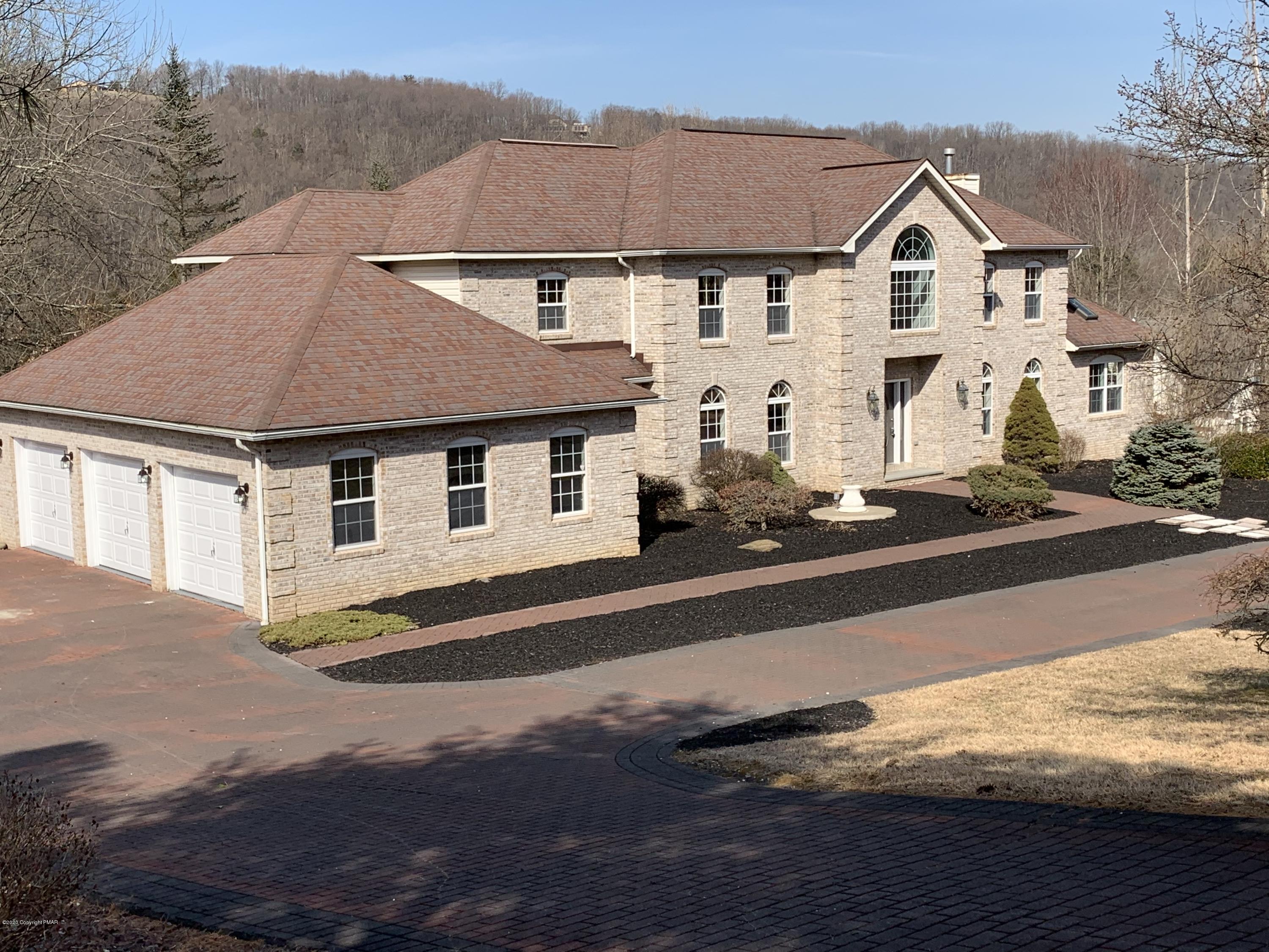 1697 Middle Road Stroudsburg, PA 18360 - Photo 4 of 116 0F85C11F-DC85-4E97-B611-41E4DCA93ADF