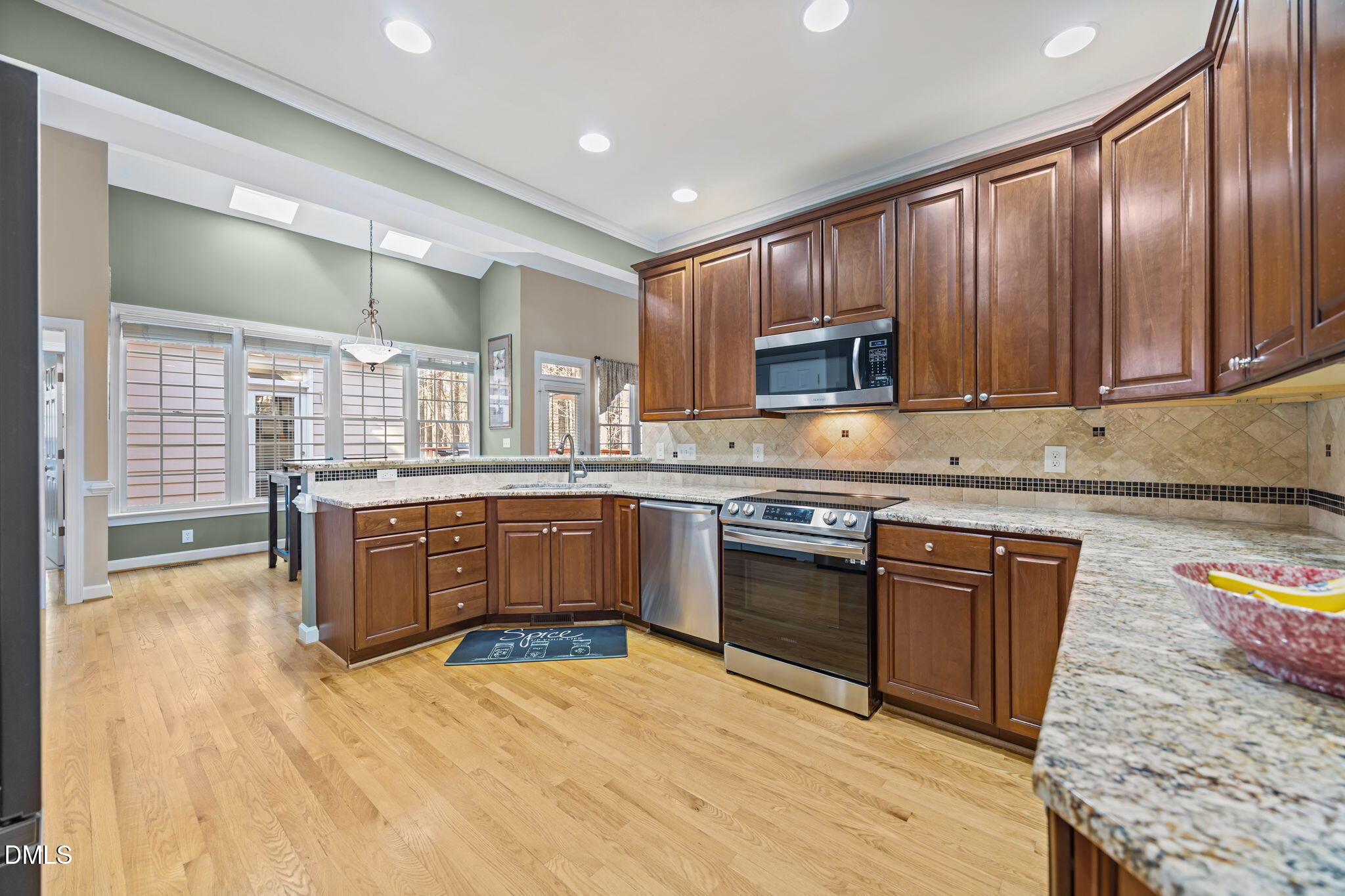 2317 Primrose Valley Court Raleigh, NC 27613 - Photo 11 of 32 30-web-or-mls-IMG_9970