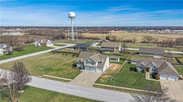 $495,000 | 7385 Karen Road, Trimble, MO 64492