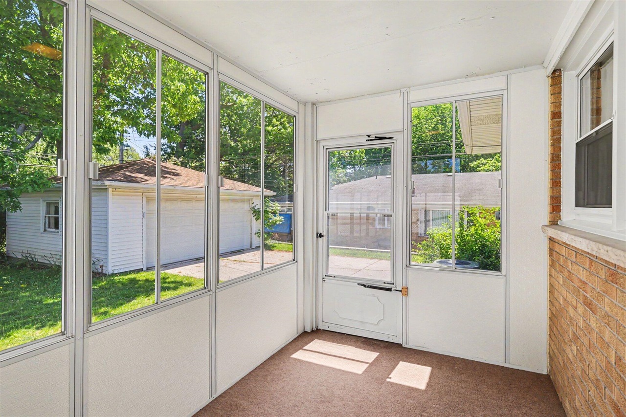 2117 Edwin Place Lansing, MI 48911 - Photo 7 of 39