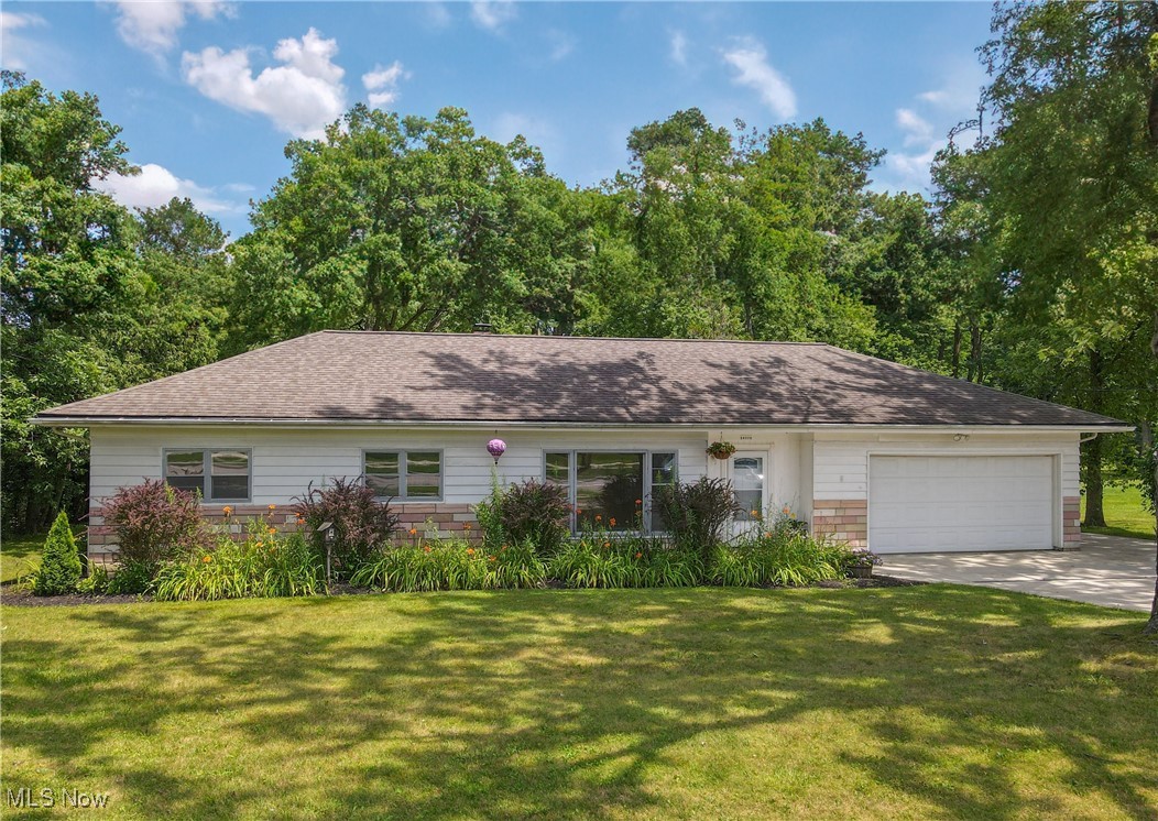 34775 Aurora Road Solon, OH 44139 - Photo 2 of 28