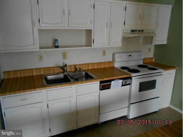 995 Heather Ridge Drive, Unit 4M Frederick, MD 21702 - Photo 8 of 8 Kitchen