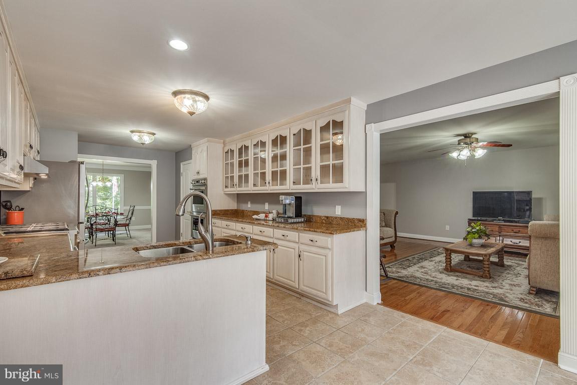 15 Beaver Ridge Road Stafford, VA 22556 - Photo 6 of 30 Beautiful Cabinetry