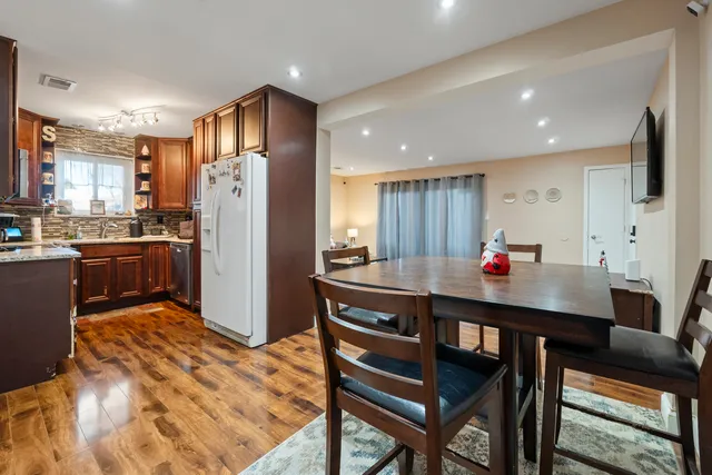 $190,000 | 9645 South Harlem Avenue, Unit 1H, Chicago Ridge, IL 60415