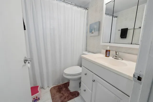 $190,000 | 9645 South Harlem Avenue, Unit 1H, Chicago Ridge, IL 60415