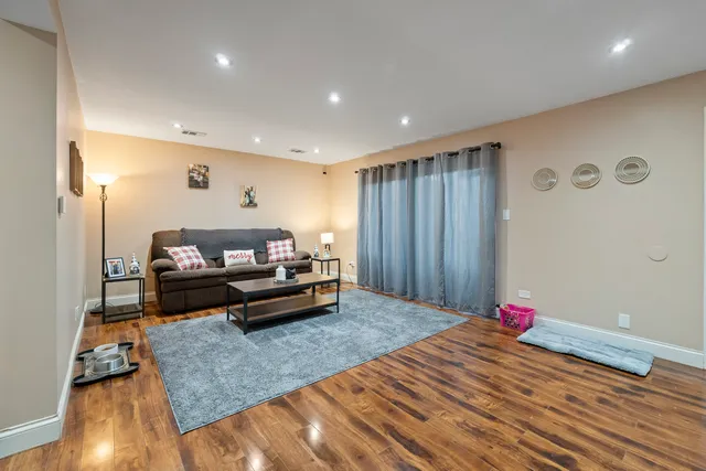 $190,000 | 9645 South Harlem Avenue, Unit 1H, Chicago Ridge, IL 60415