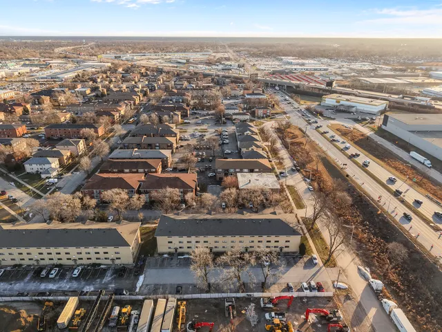 $190,000 | 9645 South Harlem Avenue, Unit 1H, Chicago Ridge, IL 60415