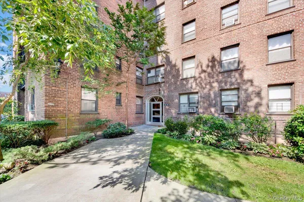 $245,000 | 25-40 Union Street, Unit 3F | Flushing