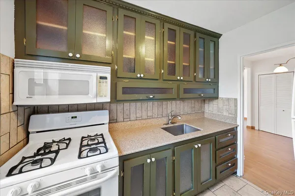$245,000 | 25-40 Union Street, Unit 3F | Flushing