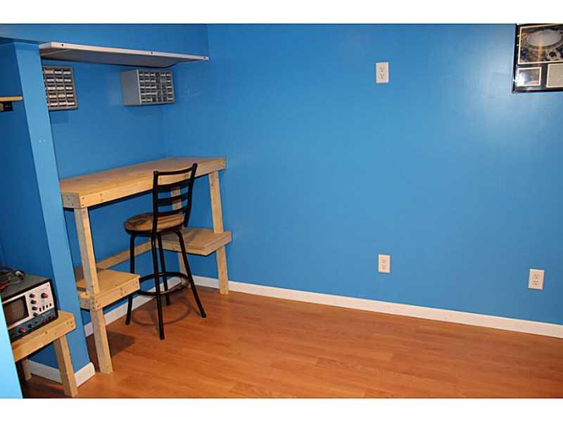 111 Long Road Georgetown, PA 15043 - Photo 19 of 25 Den. Opposite side of office/den workspace. Built in table ready for work to being.