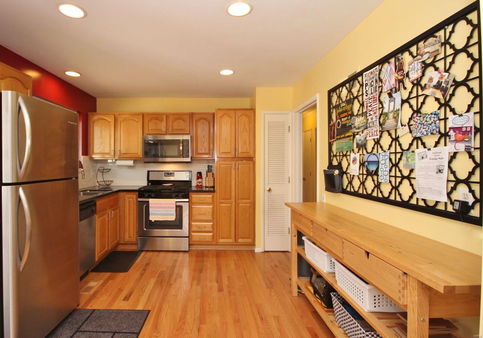 8930 Pardee Road St. Louis, MO 63123 - Photo 4 of 27 Gallery Image 4