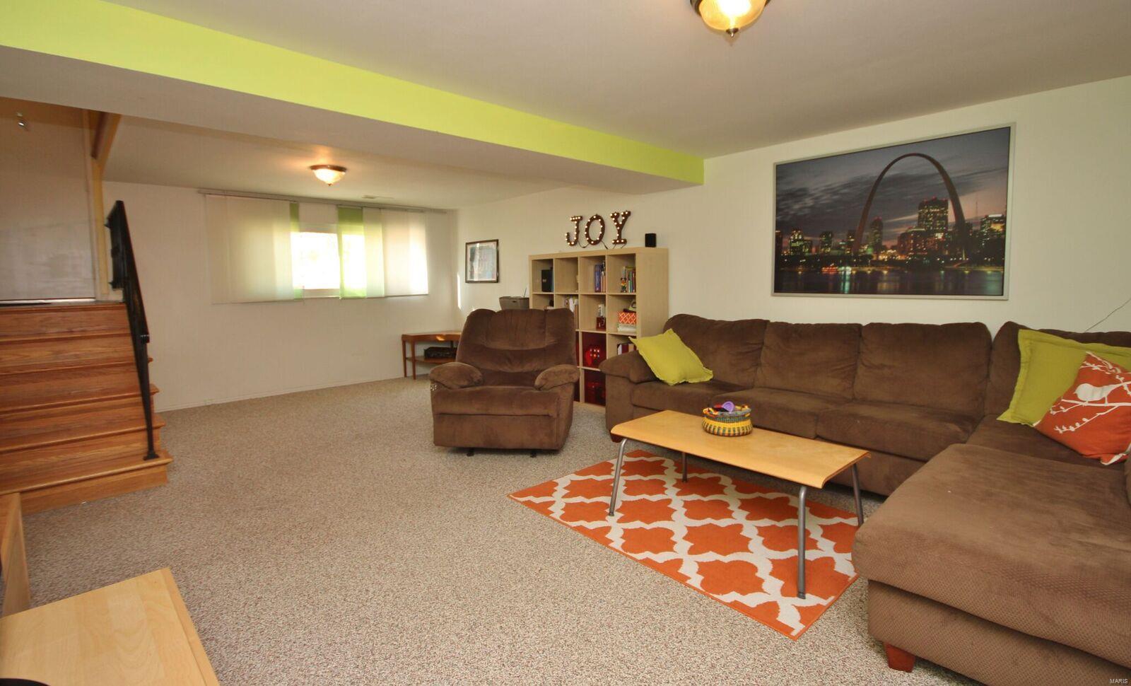 8930 Pardee Road St. Louis, MO 63123 - Photo 5 of 27 Gallery Image 5