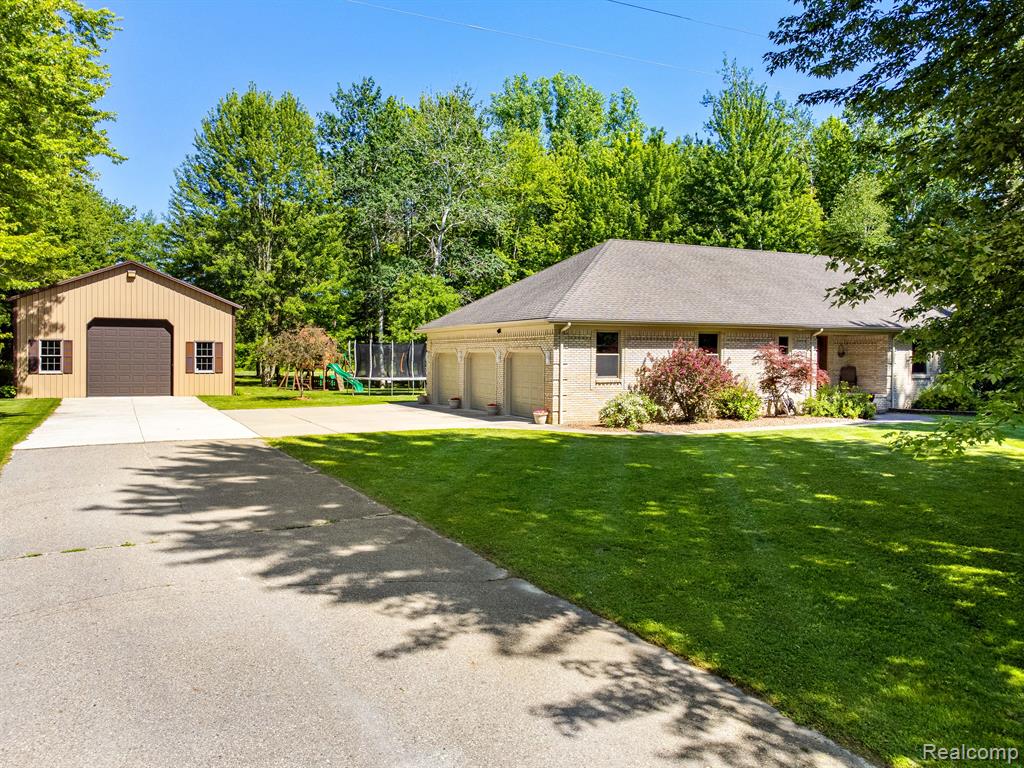 6631 Meldrum Road Fair Haven, MI 48023 - Photo 3 of 68 Gallery Image 3
