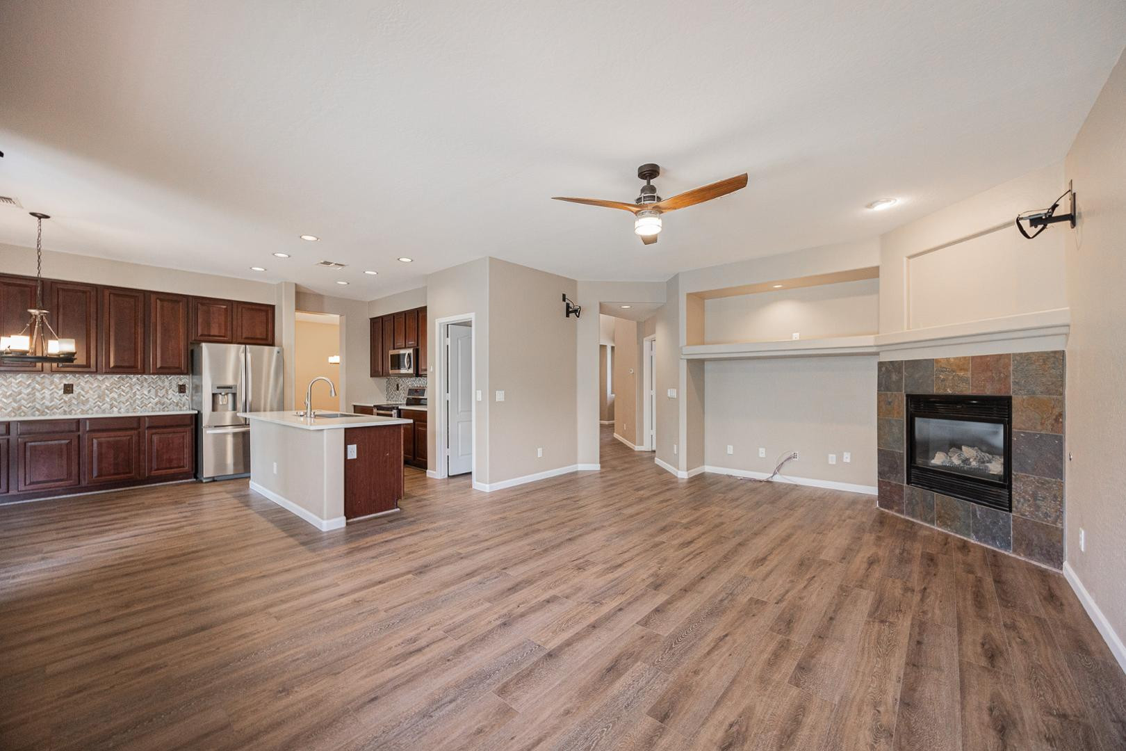 6539 West Jomax Road Phoenix, AZ 85083 - Photo 5 of 38 Photo #5