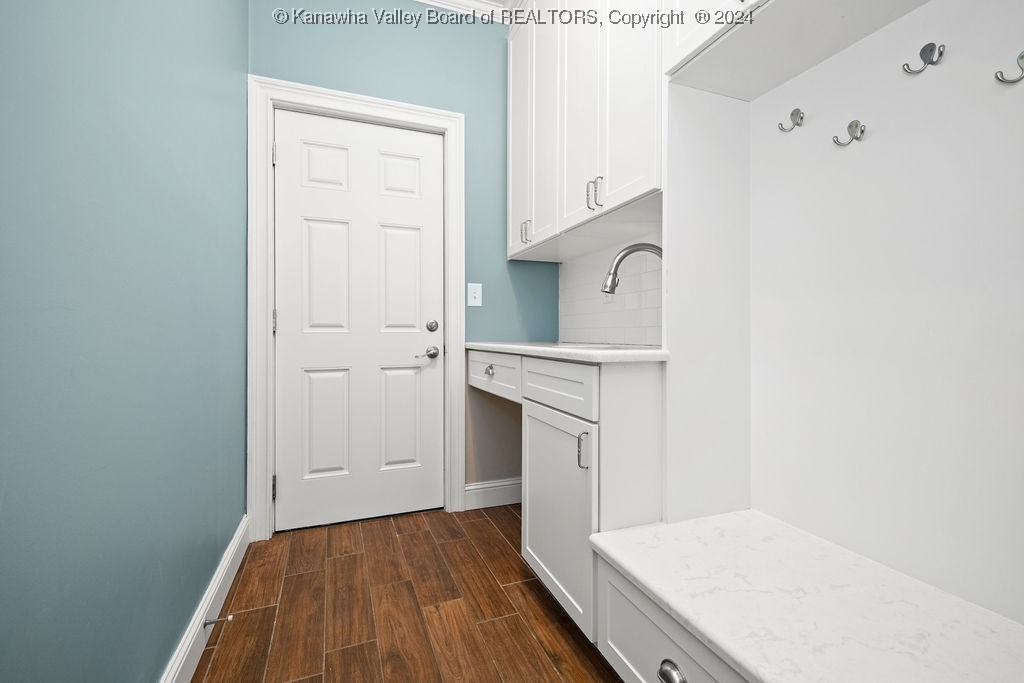 101 Lively Road South Charleston, WV 25309 - Photo 27 of 37 Mud room leading to garage.