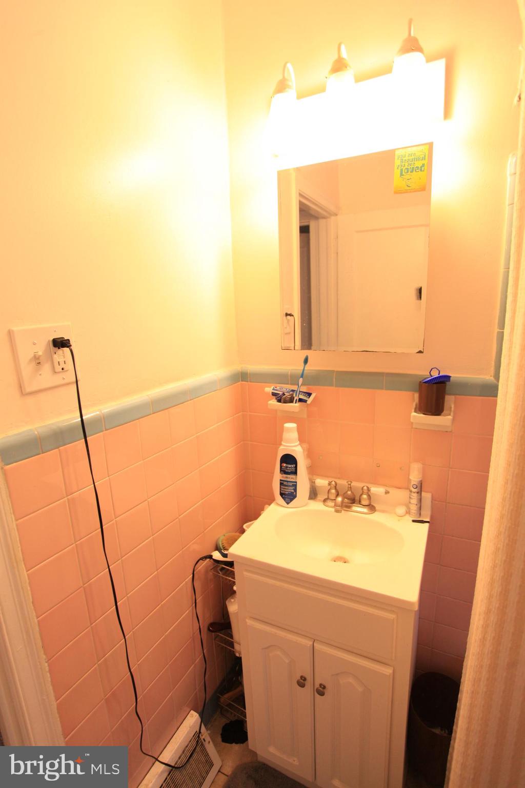 1605 Murdoch Road Philadelphia, PA 19150 - Photo 8 of 32 Gallery Image 8
